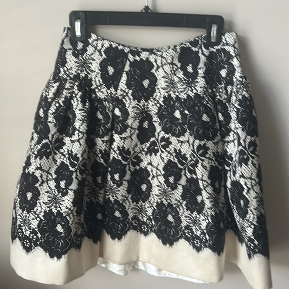 Milly size 4 full skirt - Picture 2 of 3